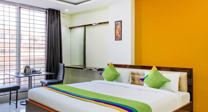 Itsy Hotels D'Comfort Inn Room Type - Deluxe Room