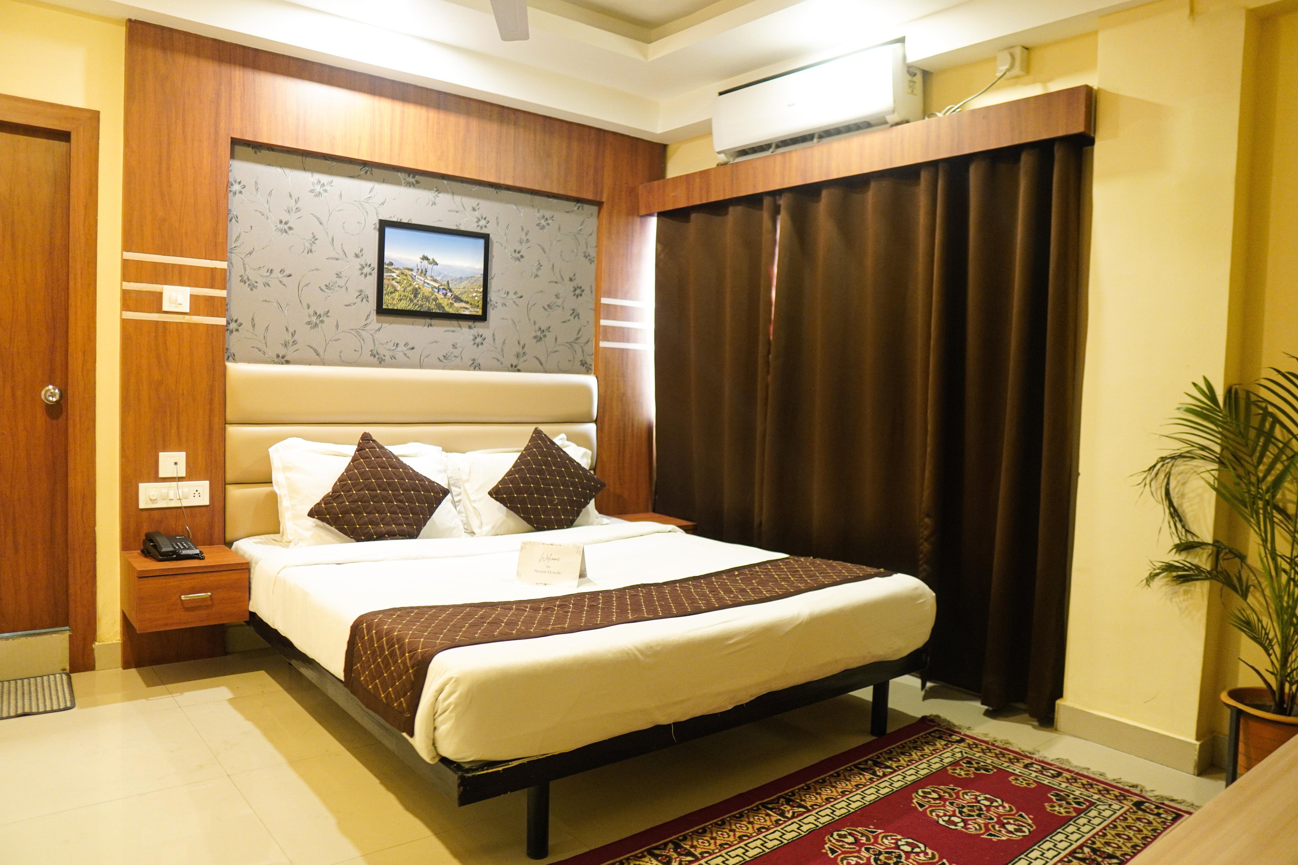 Mount Amara Hotel & Spa (Near Cosmos Mall & Planet Mall) - Tap to explore photos