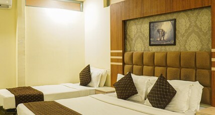 Mount Amara Hotel & Spa (Near Cosmos Mall & Planet Mall) Room Type - Family Room (Without Lift Access)