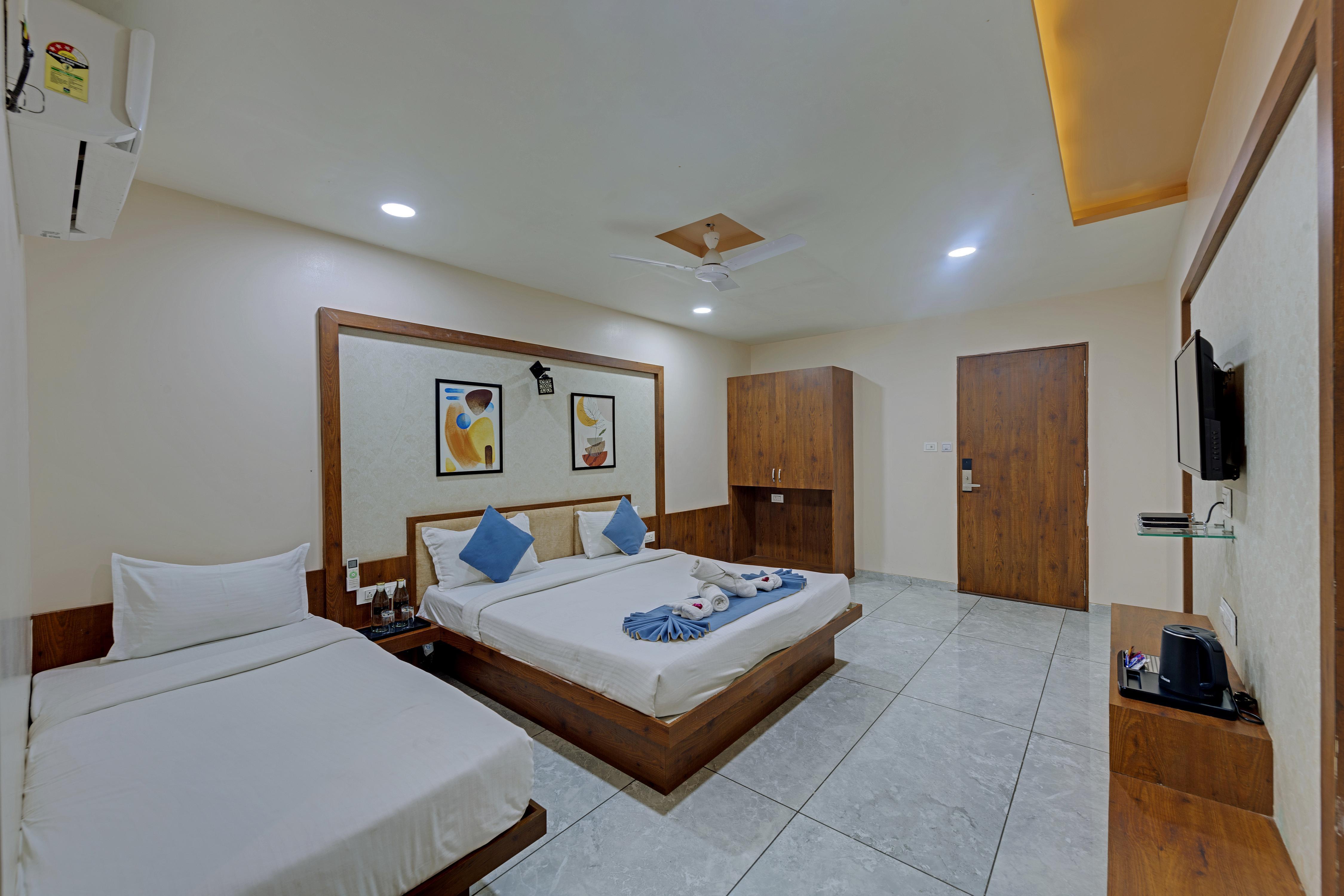 Hotel Sai Inn, Statue of Unity - Tap to explore photos