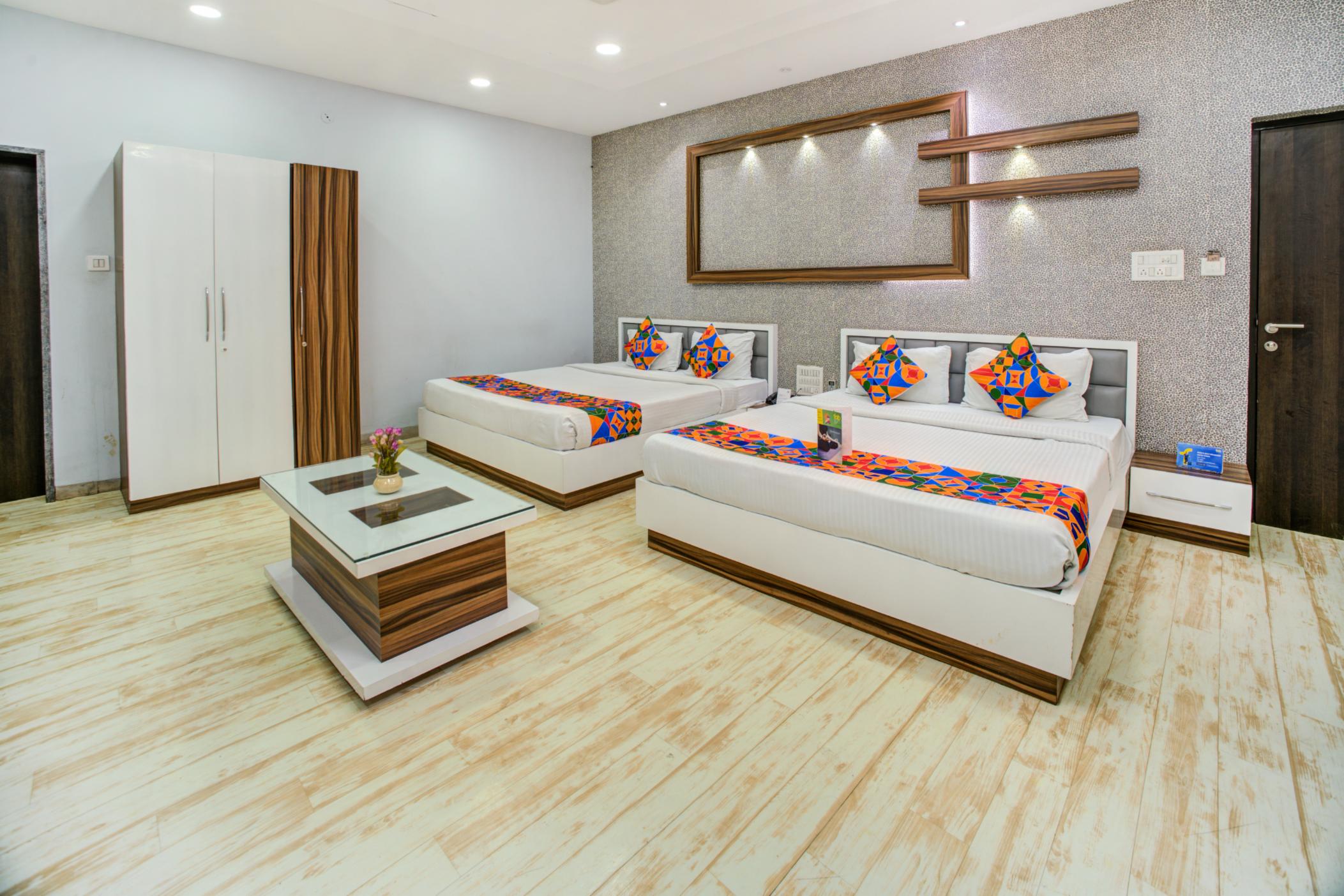 FabHotel Bee Town - AB Road Room Type - Suite Room