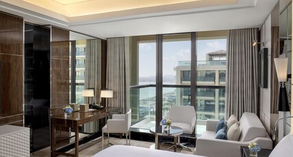Hilton Dubai Palm Jumeirah Room Type - ROYAL SUITE WITH SEA VIEW