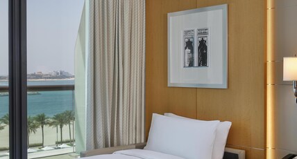Hilton Dubai Palm Jumeirah Room Type - KING EXECUTIVE ROOM W VIEW
