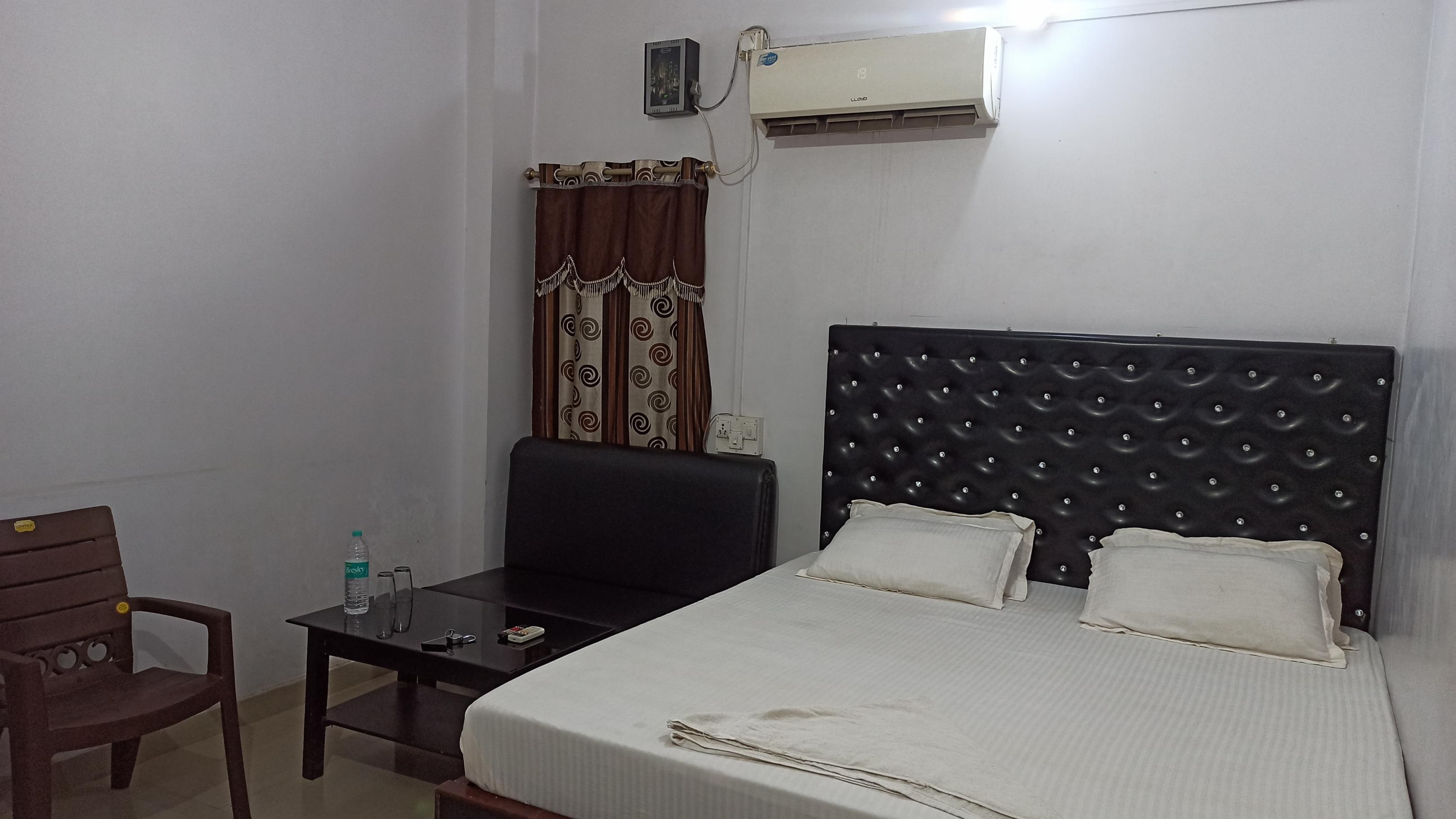 HOTEL YASH Room Type - AC Standard