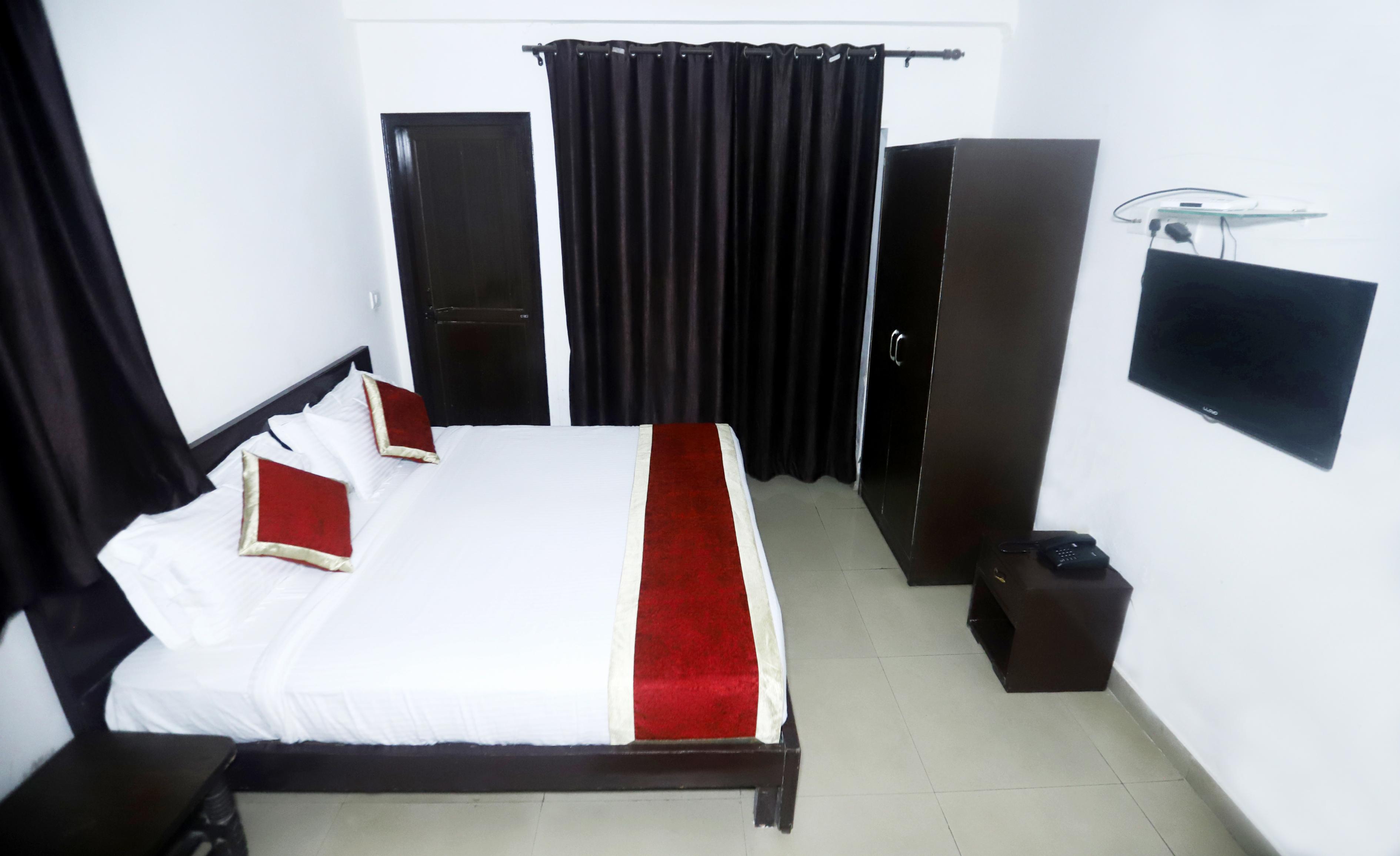 Dev Residency - Tap to explore photos