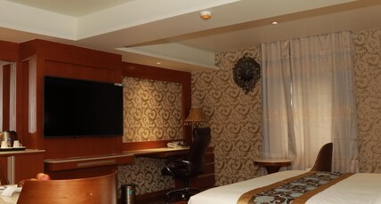 PARK HOTEL Room Type - THE SUITE