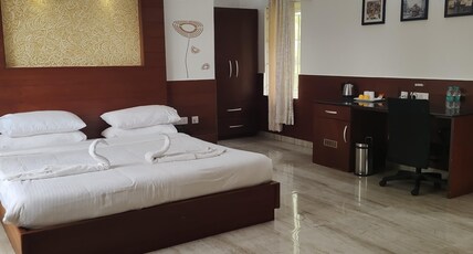 La Four Seasons - A Luxury Resort Room Type - Orchid Villa 1 B single bedroom only