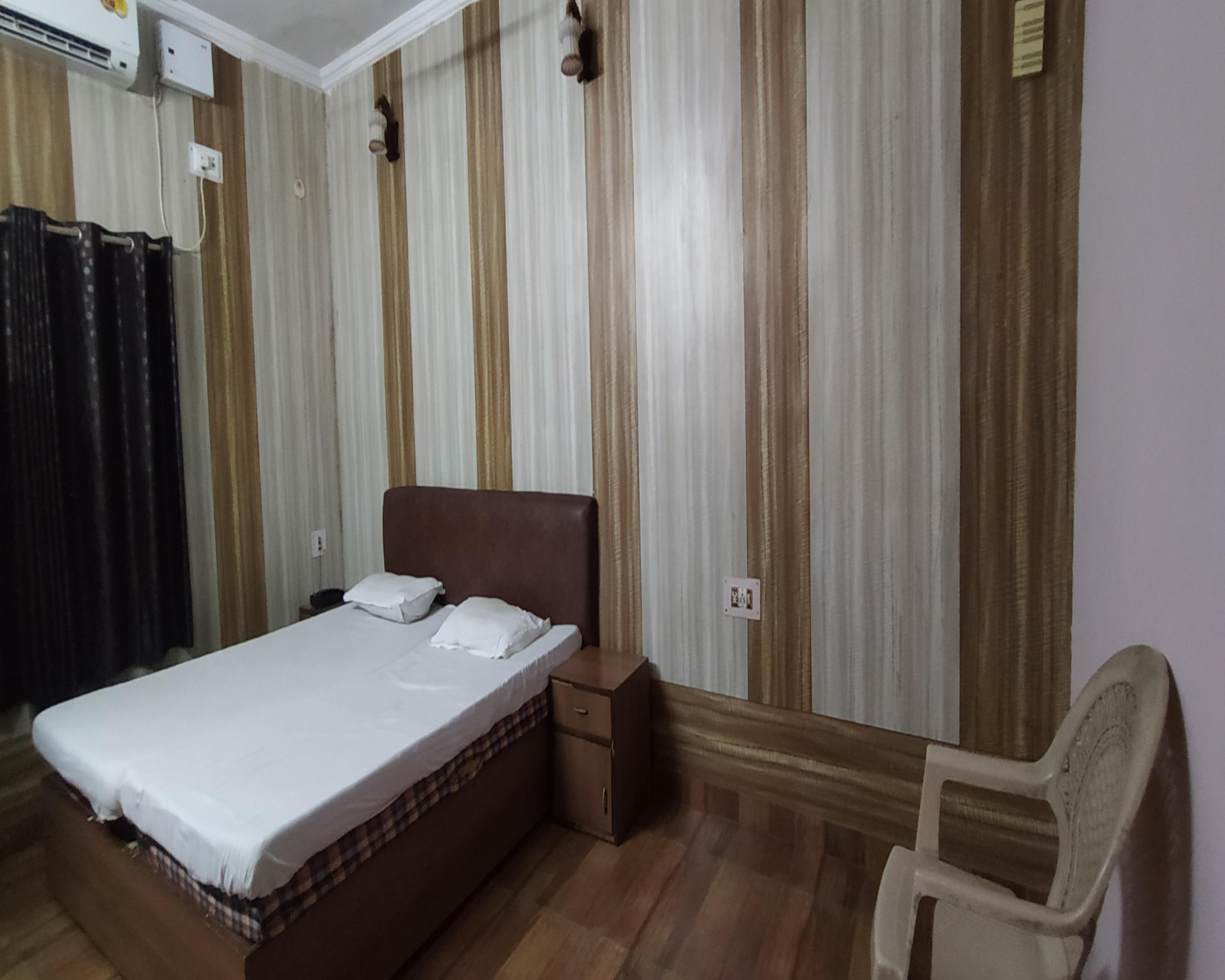 Hotel Samrat Dehradun - Tap to explore photos