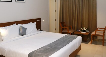 HOTEL PICNIC Manjeri Room Type - Deluxe Double AC Room