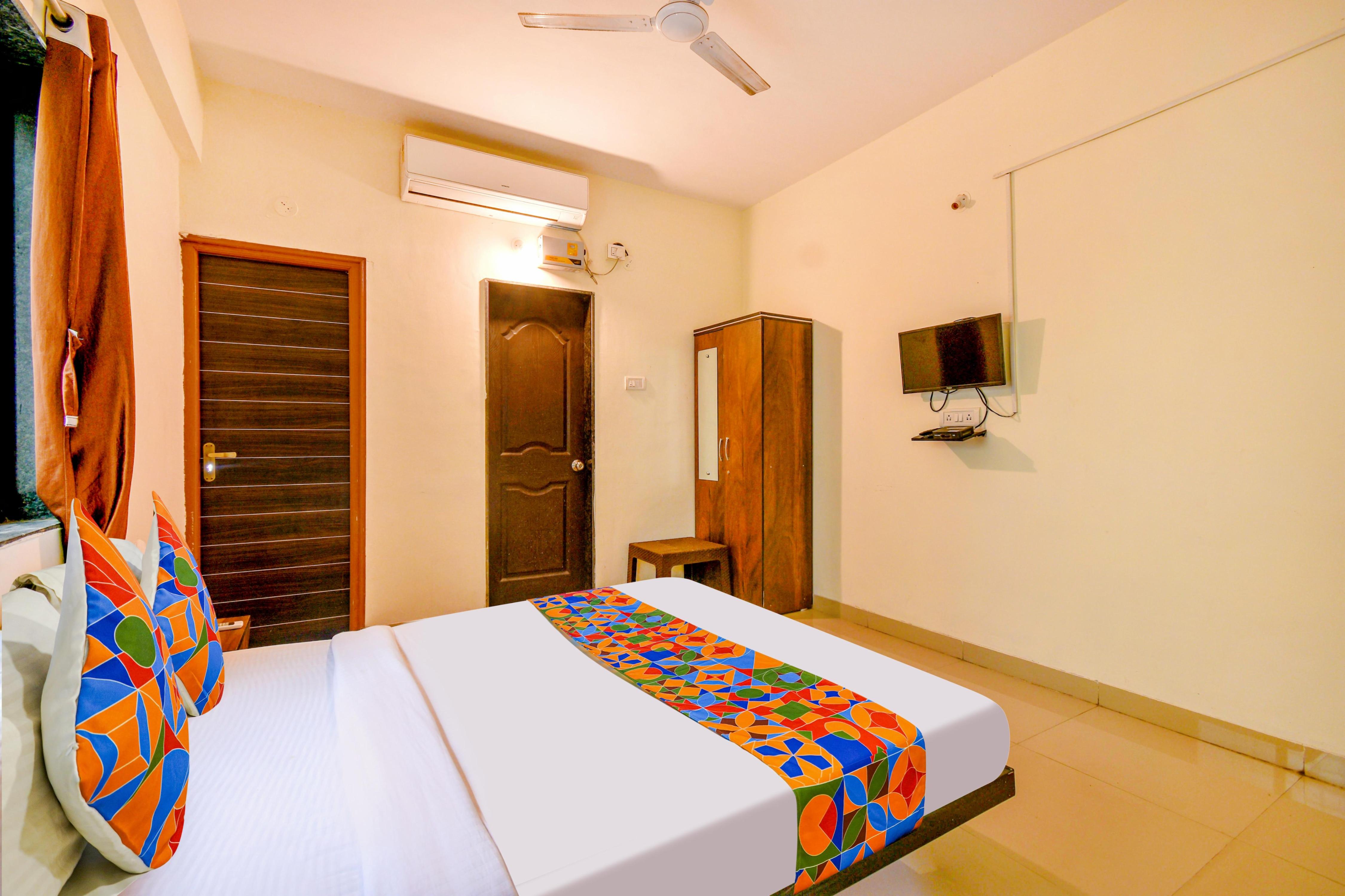 FabHotel SRH - Tap to explore photos