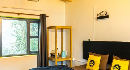 Lushtree backpackers Room Type - Deluxe Quadruple Room