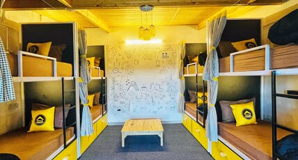 Lushtree backpackers Room Type - Bed in 8 Bed Mixed Dormitory with Mountain View