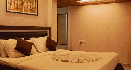 Seasons Suites JP Nagar Room Type - Penthouse Room with Bathtub