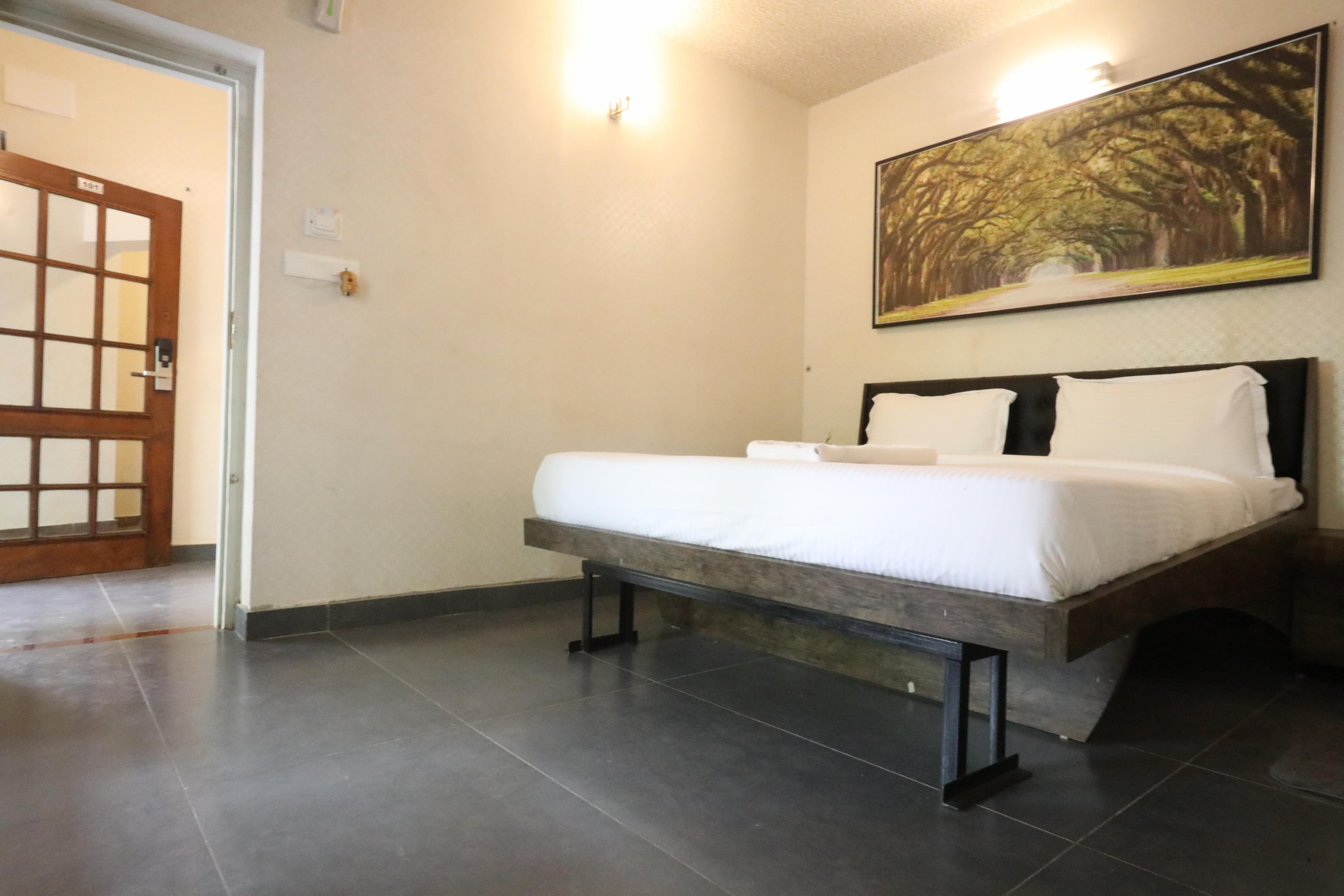 Seasons Suites JP Nagar Room Type - Luxury Triple Studio with Bathtub