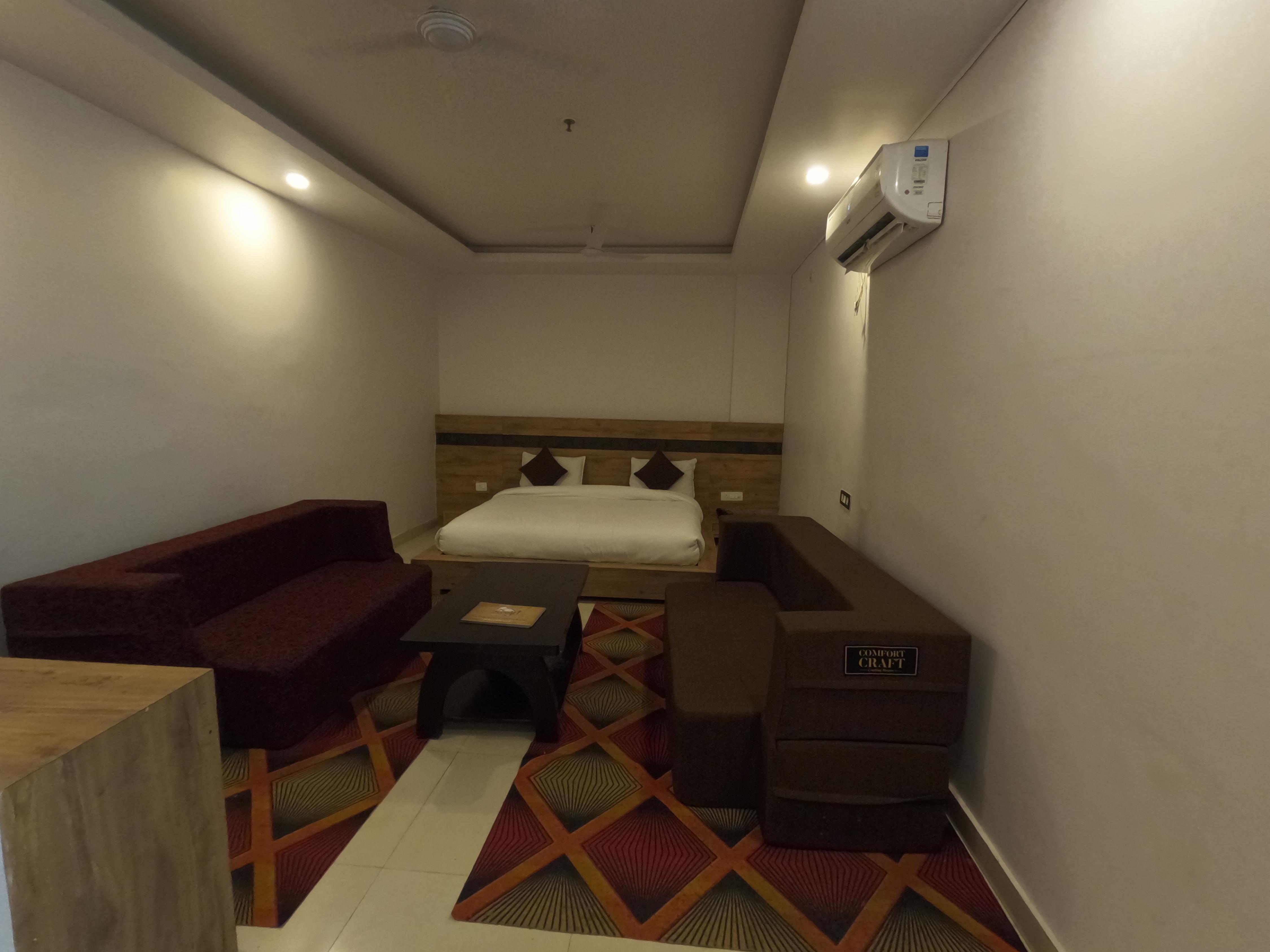 Hotel Parth inn Room Type - FAMILY SUIT