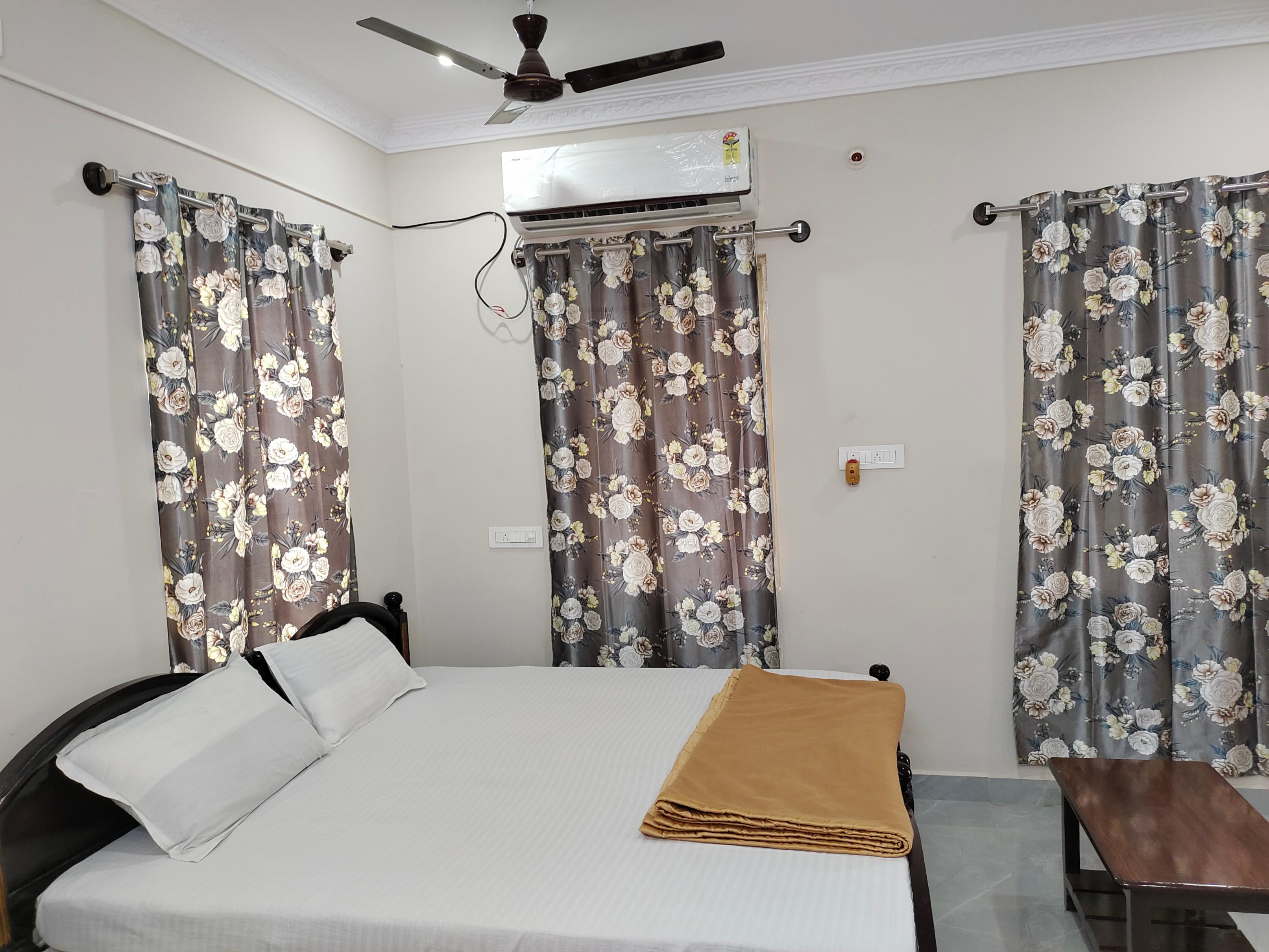 YU Stay - Kanipakam Room Type - Standard Room AC