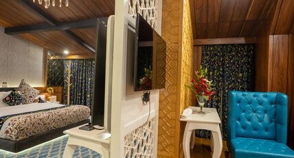 Hotel Snowland Boutique Luxury Near Dal Lake Room Type - Executive Suite Room AC (Jacuzzi) Hotel Snowland Boutique Luxury Near Dal Lake Room Type - Executive Suite Room AC (Jacuzzi)