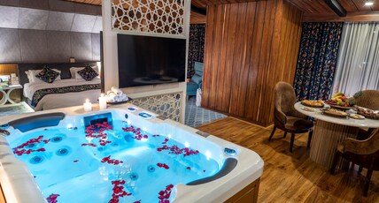 Hotel Snowland  Boutique Luxury Near Dal Lake Room Type - Honeymoon Suite Room (In Room Jacuzzi)