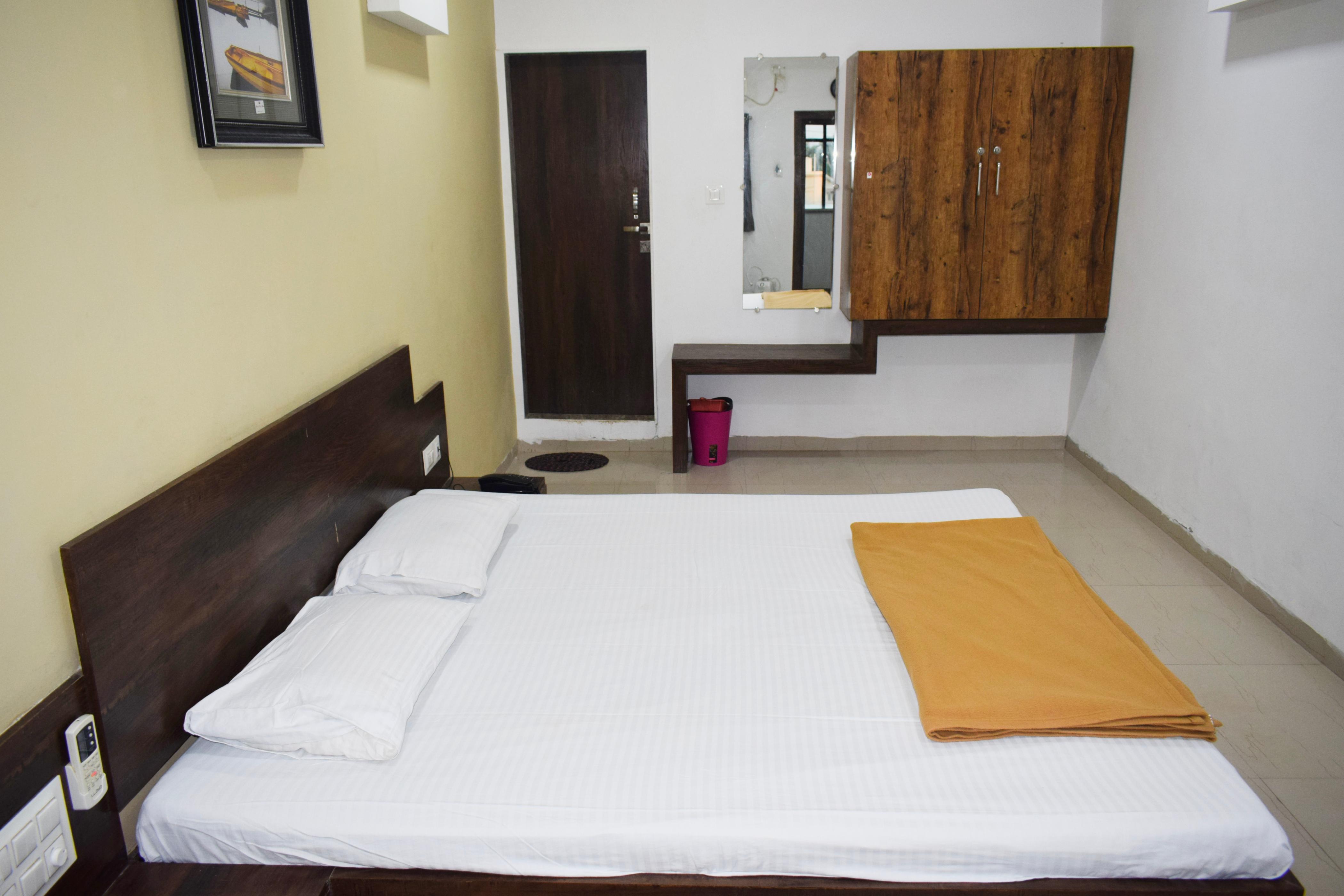 HOTEL DS INN - Tap to explore photos