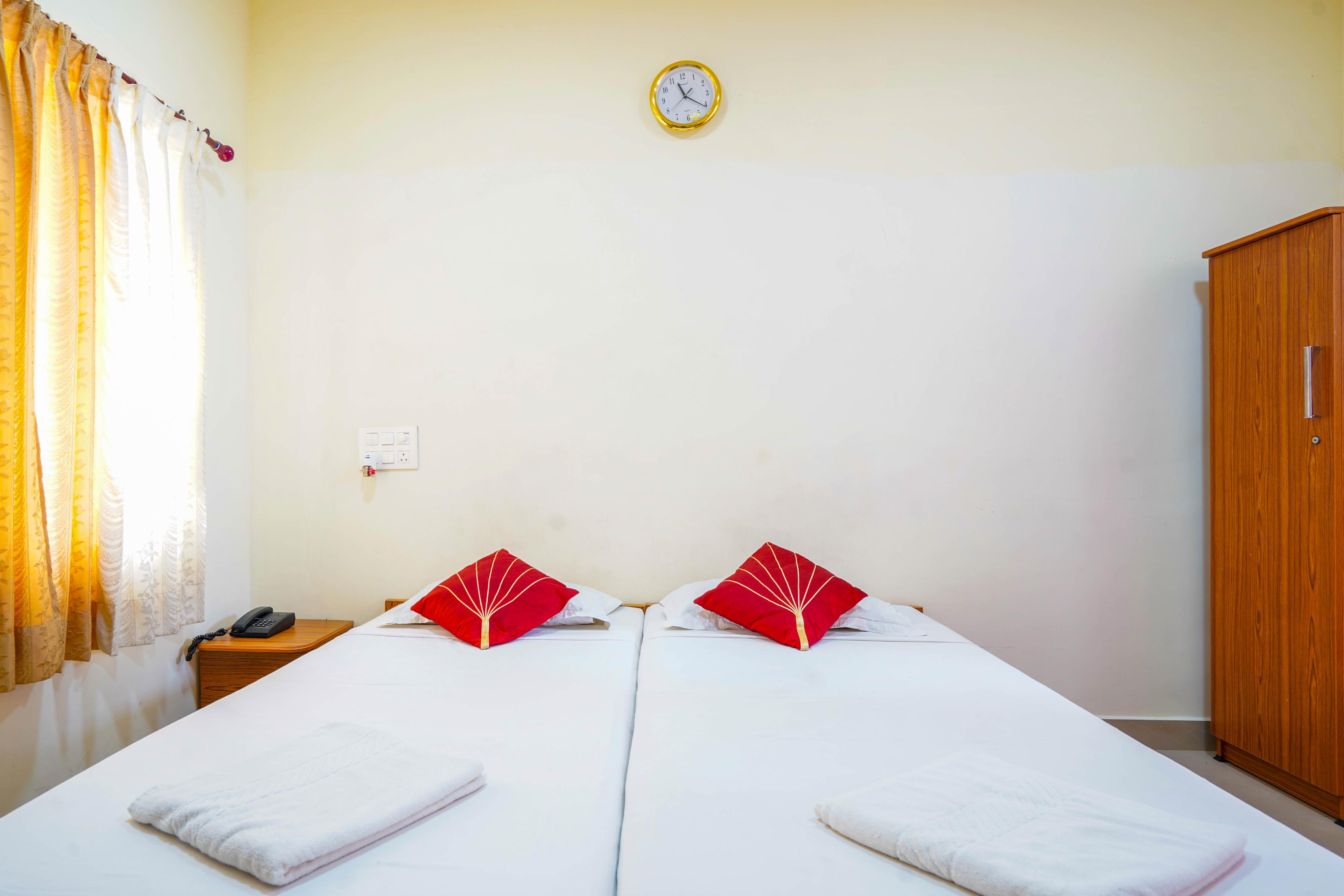 TTDC Hotel Tamilnadu - Thirukadaiyur Room Type - Double Room AC