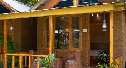 Chalo Kasol | Riverside Cottage & Tents Room Type - Mountain View AC Cottage