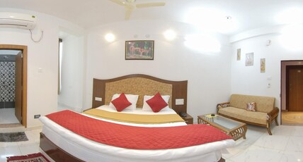 Hotel Nanda Room Type - Super Deluxe