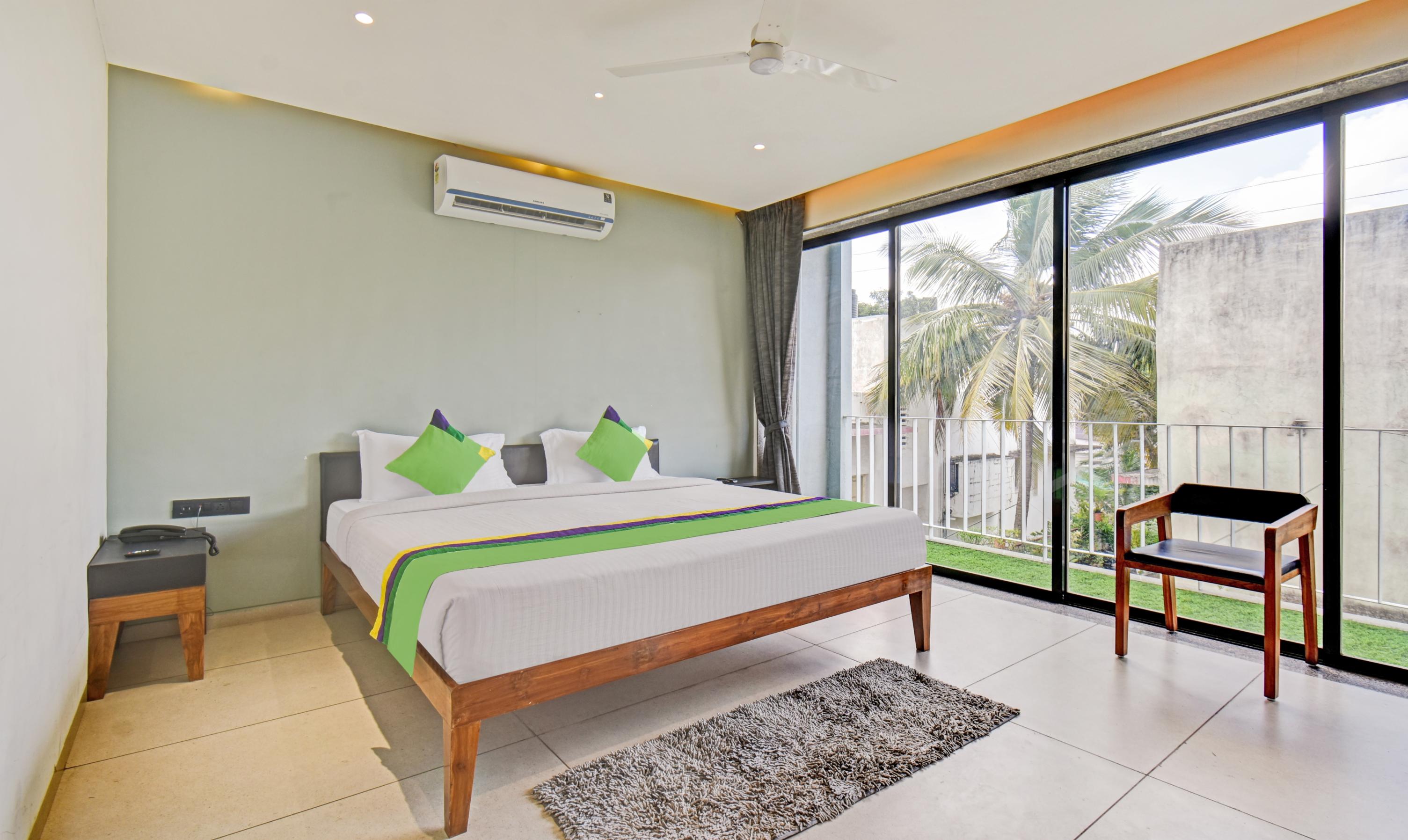 Treebo Aroma Executive Room Type - Deluxe Family Room