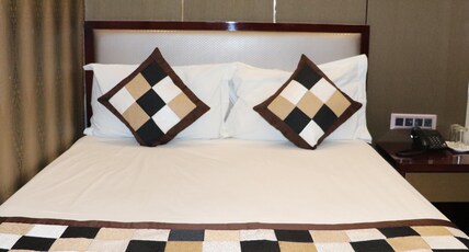 Hotel Shivam Palace Room Type - Small Size Non Ac Double Bed Room