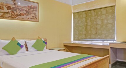 Treebo Komfort Suites, 3 Km From Mysore Palace Room Type - Spacious Premium Room