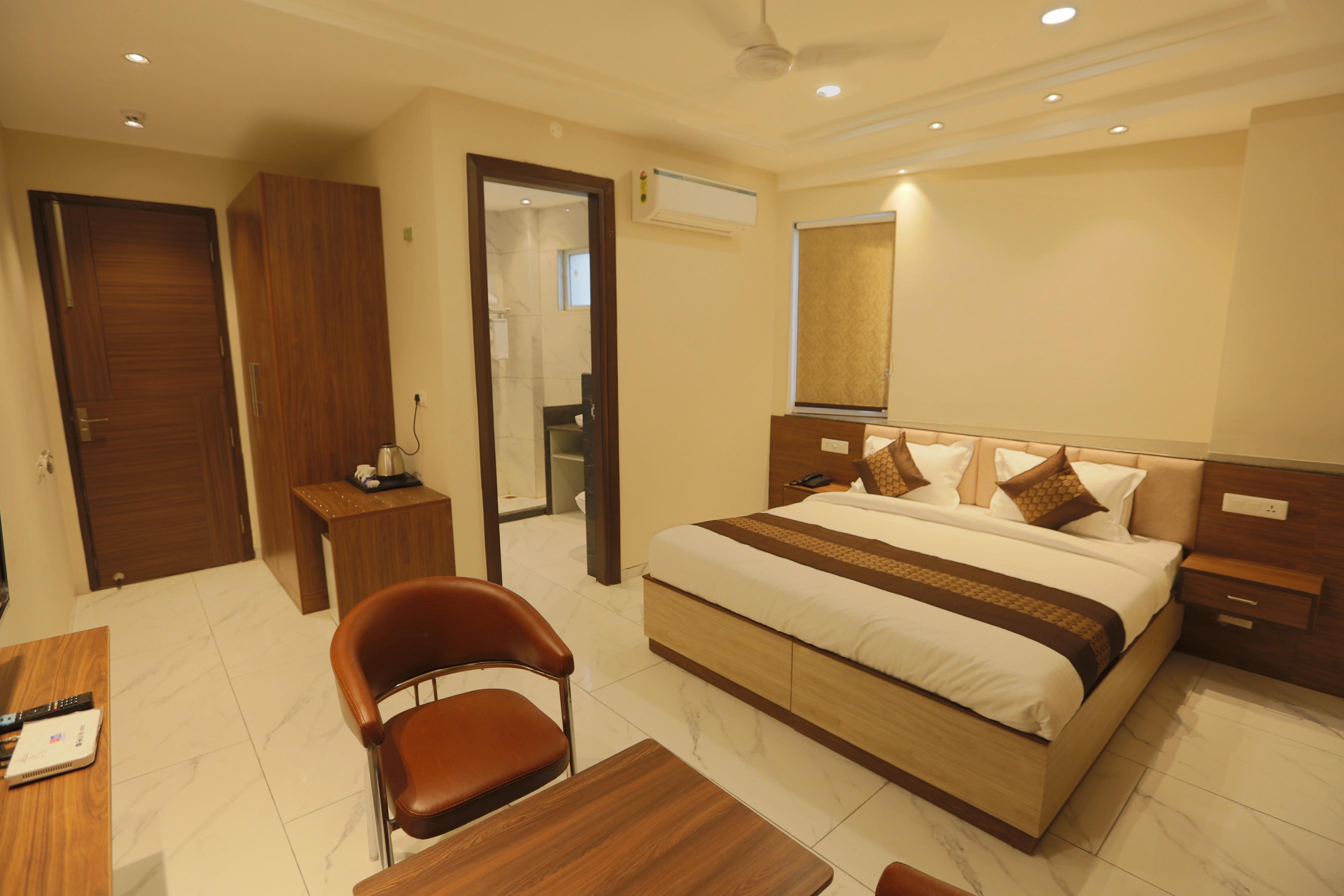 Hotel Bliss ON CHANDIGARH MOHALI MANALI AMRITSAR HIGHWAY - Tap to explore photos