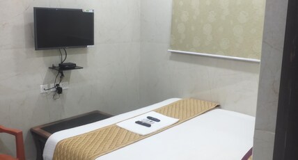 Sri Vishnu Residency Room Type - Premium Room
