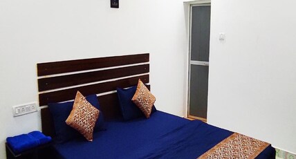 Tipsy Inn Room Type - Deluxe AC Room