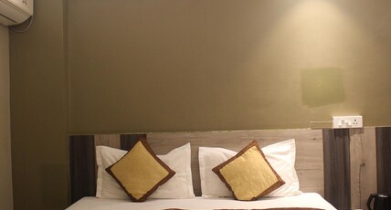 Oishi Plaza hotel Room Type - AC ROYAL DELUX TRIPPLE (Tripple AC) Oishi Plaza hotel Room Type - AC ROYAL DELUX TRIPPLE (Tripple AC)
