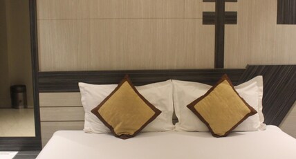 Oishi Plaza hotel Room Type - AC ELIITE DELUX DOUBLE (Double Twin AC) Oishi Plaza hotel Room Type - AC ELIITE DELUX DOUBLE (Double Twin AC)
