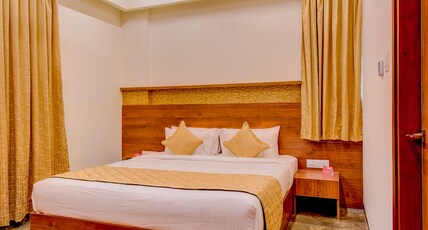 Zip By Spree Hotels Brookefield Room Type - Deluxe King Room Zip By Spree Hotels Brookefield Room Type - Deluxe King Room