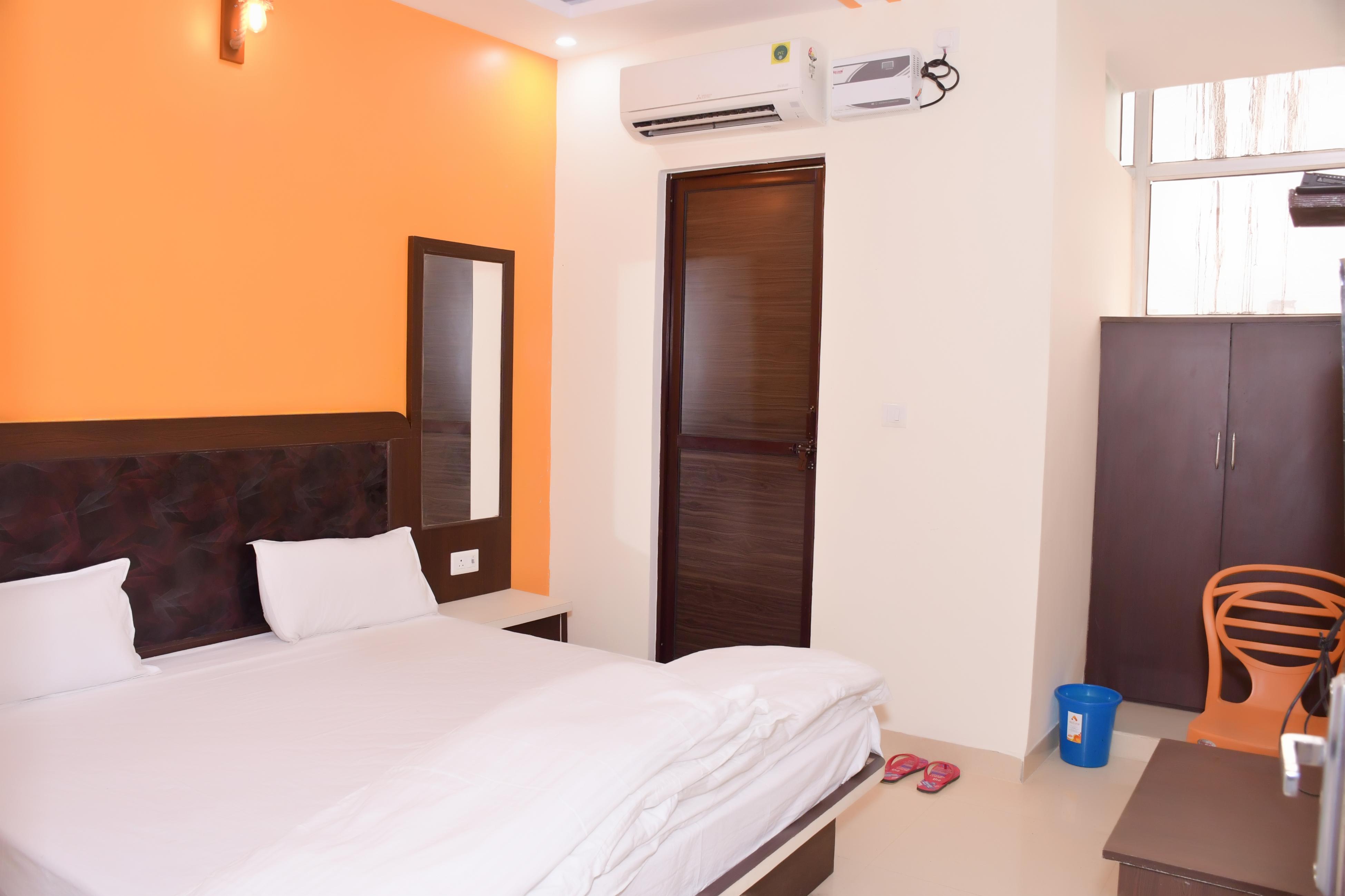 Hotel Satya Room Type - Semi Deluxe Room