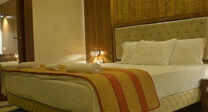 Hotel Red Carpet Room Type - Super Deluxe Room AC
