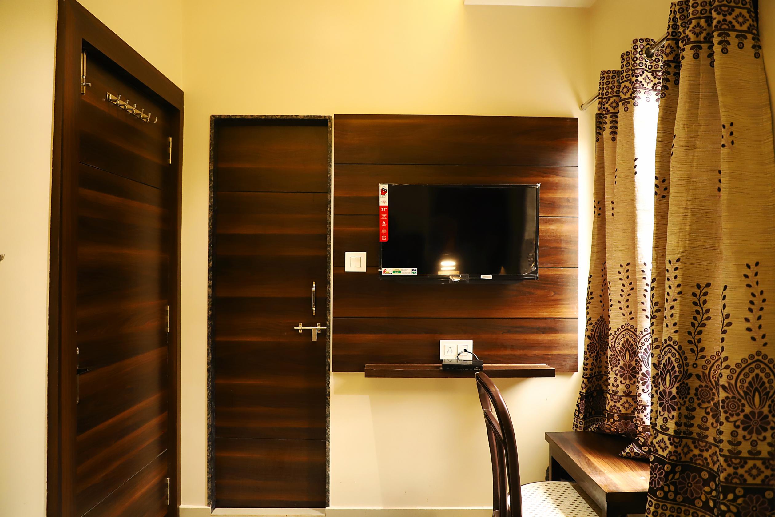 Hotel Bharti Room Type - Standard Air Cooled