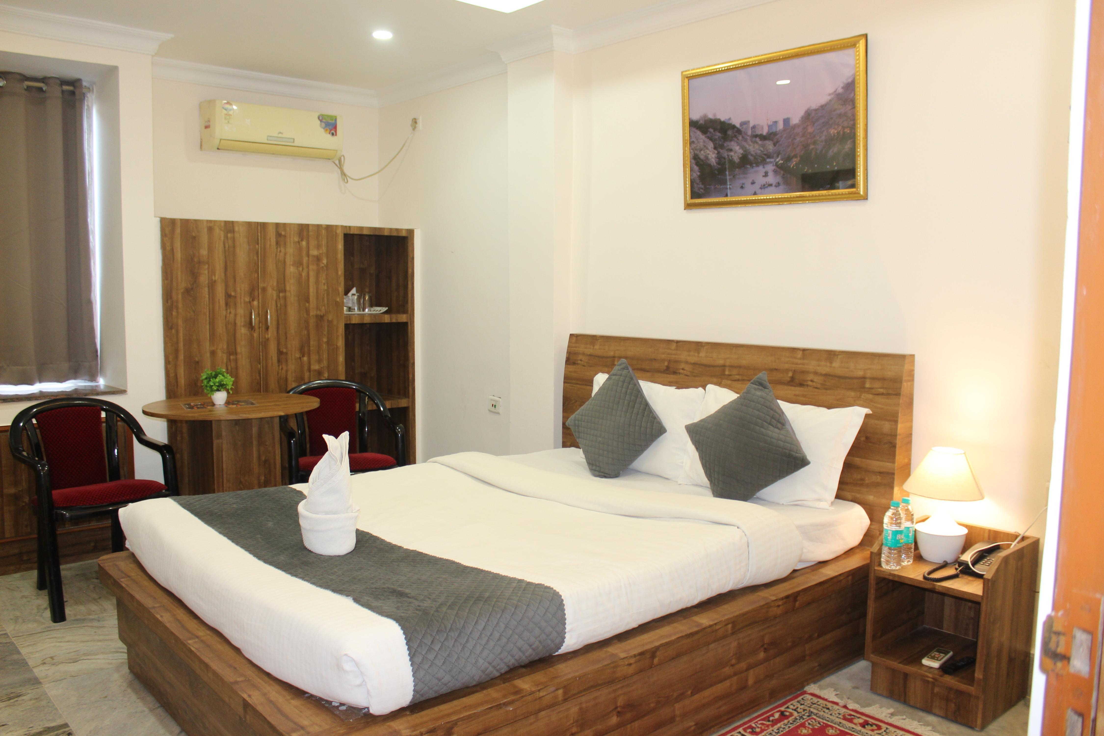 Lisa guest House Room Type - Deluxe room