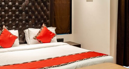DiVaN Clarks Inn (Calangute Beach) Room Type - Junior Suite with Bathtub and Double Bed
