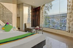 Treebo Glassotel Near Ruby Hospital