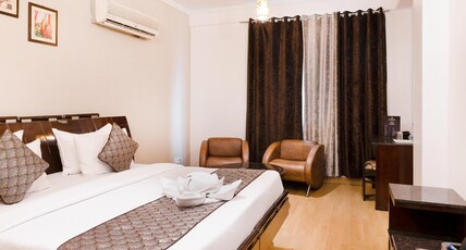 Skylark Hotel by Gabrian Hotels Room Type - Luxury Room