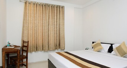 Hotel Life Inn Room Type - Deluxe Room