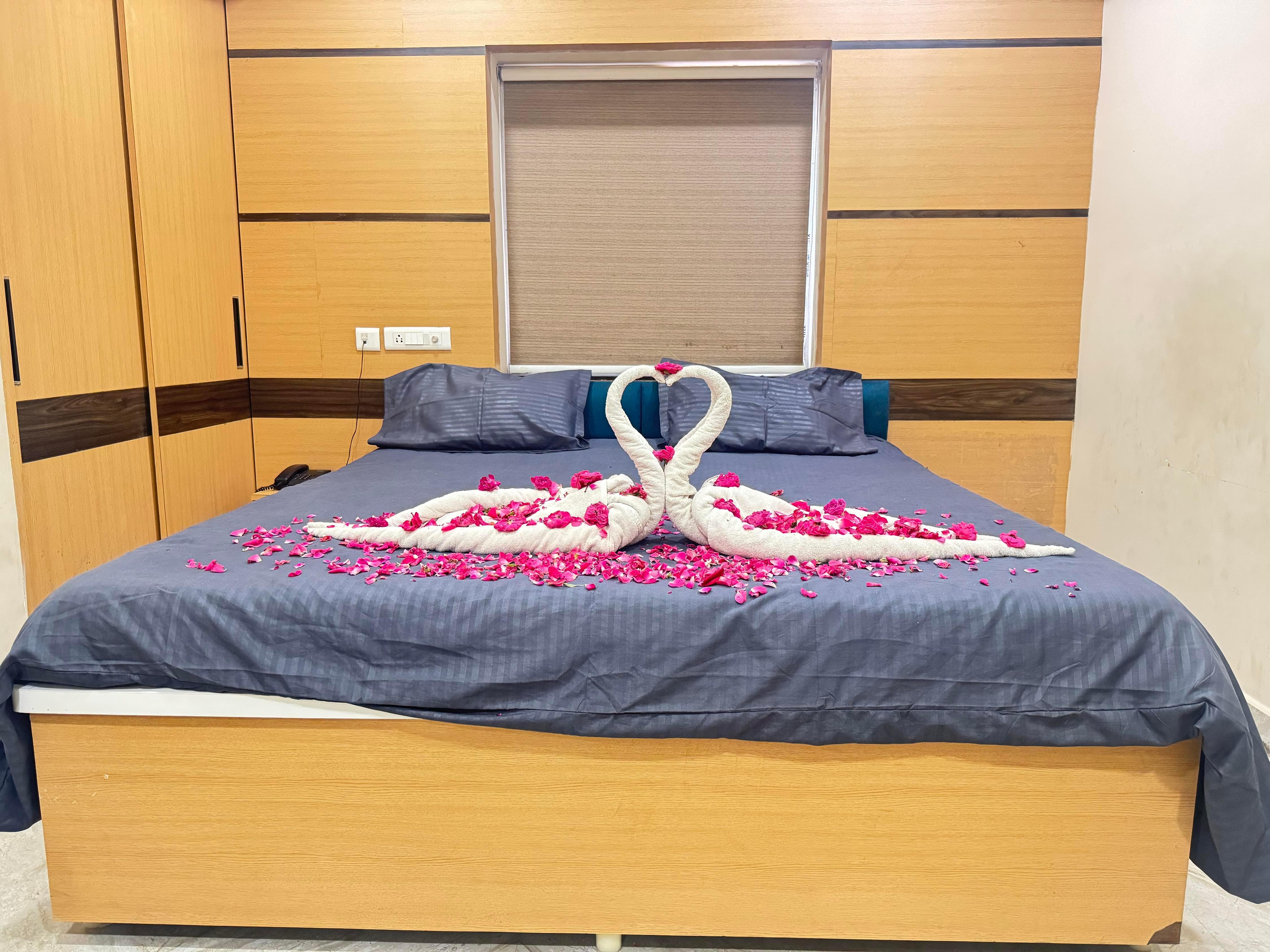 Hotel Sri Hasmitha - Tap to explore photos