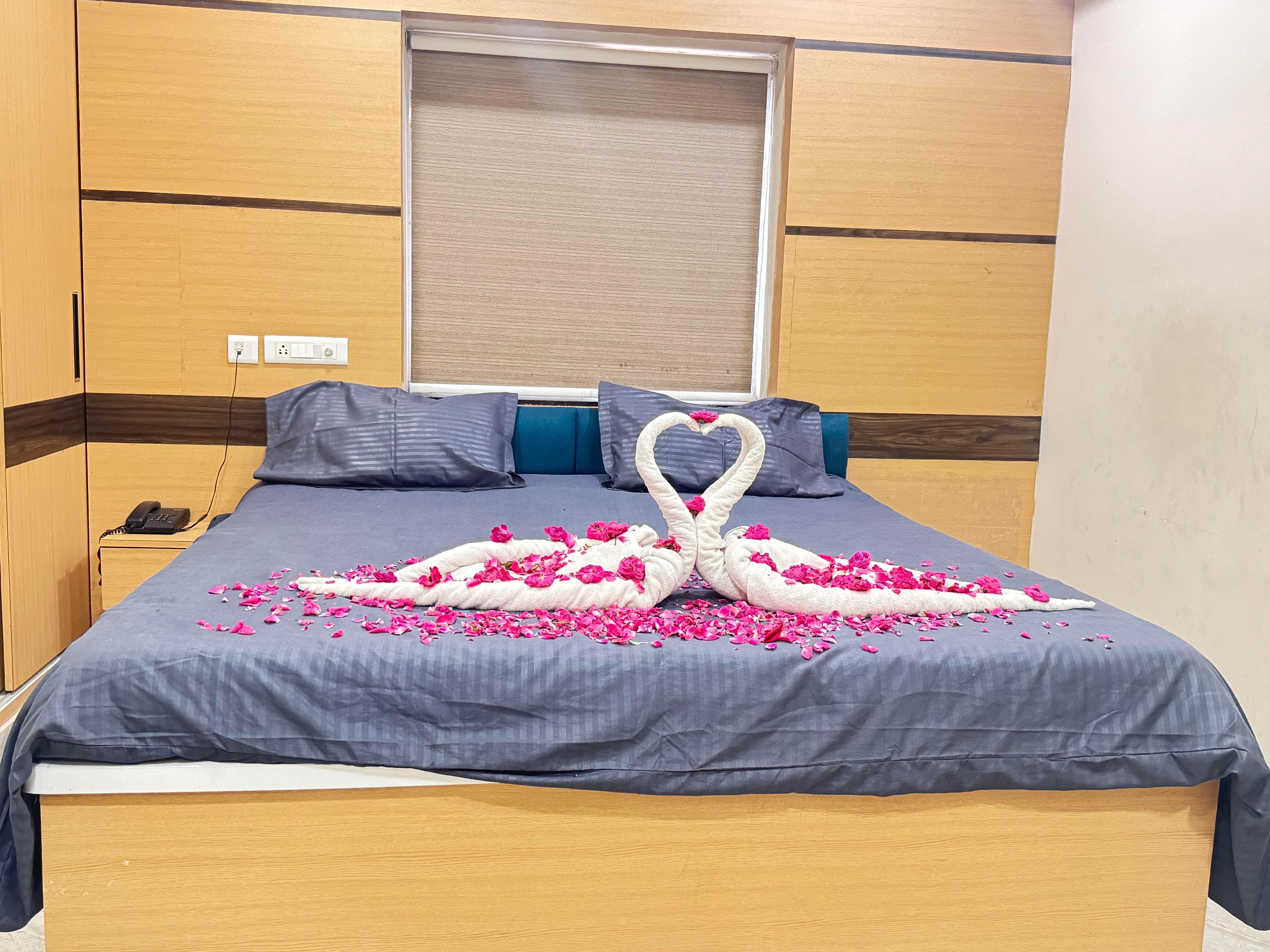 Hotel Sri Hasmitha - Tap to explore photos