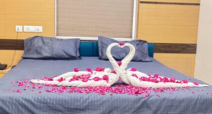 Hotel Sri Hasmitha Room Type - Deluxe King Bed Room
