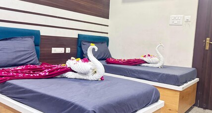 Hotel Sri Hasmitha Room Type - Standard Room with twin-bed
