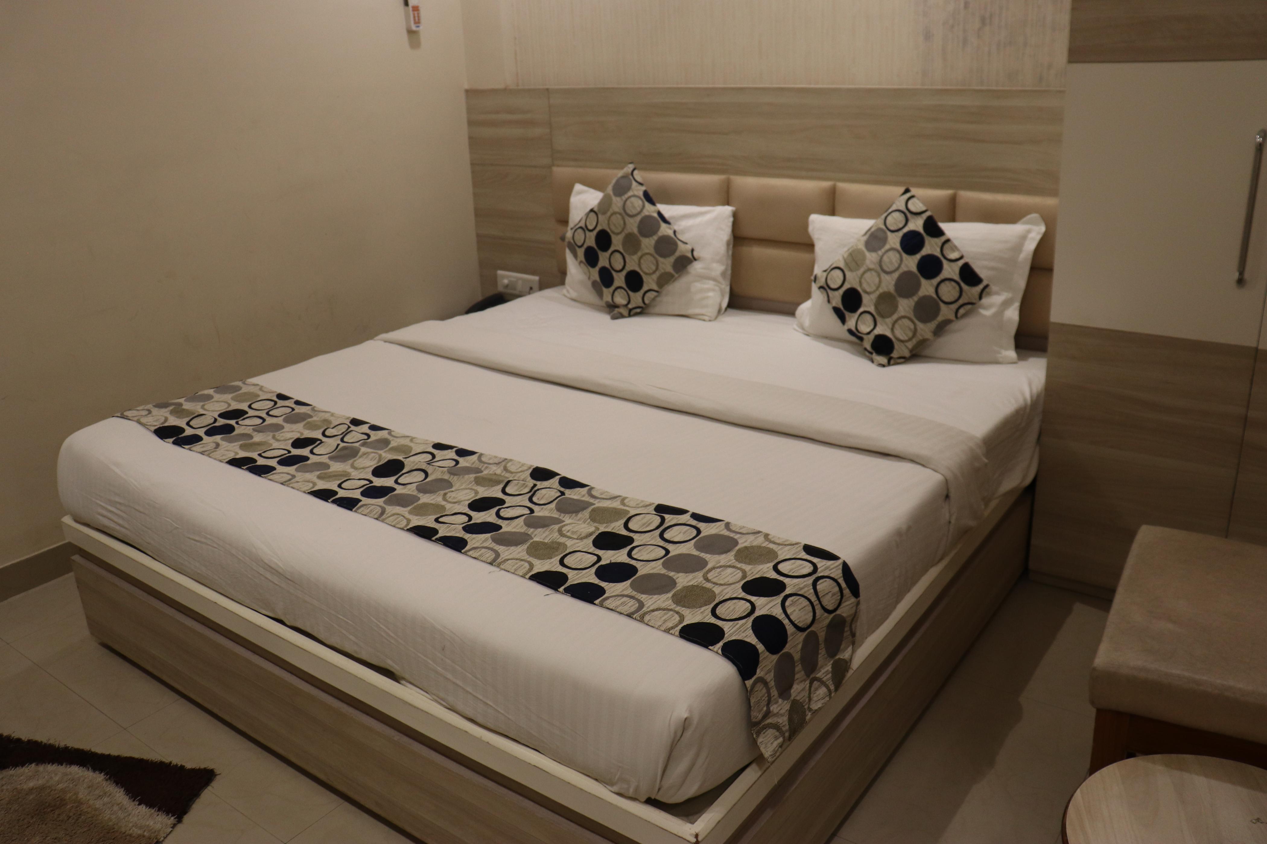 Heritage Blue Inn Room Type - Deluxe Room With Free WiFi , Modern Amenities, Toiletries. 10 Percent Discount on food bills. Heritage Blue Inn Room Type - Deluxe Room With Free WiFi , Modern Amenities, Toiletries. 10 Percent Discount on food bills.