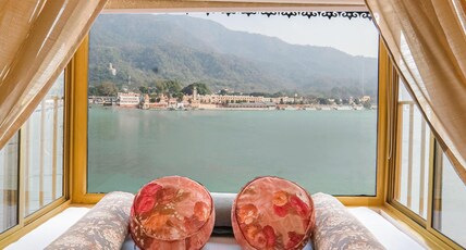 The Neeraj Ganga Heritage Palace Room Type - Premier Ganga View with Sitting Window