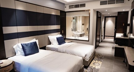 Ramee Dream Hotel Downtown Room Type - Premuim Twin Room with Balcony:-Burj khalifa View